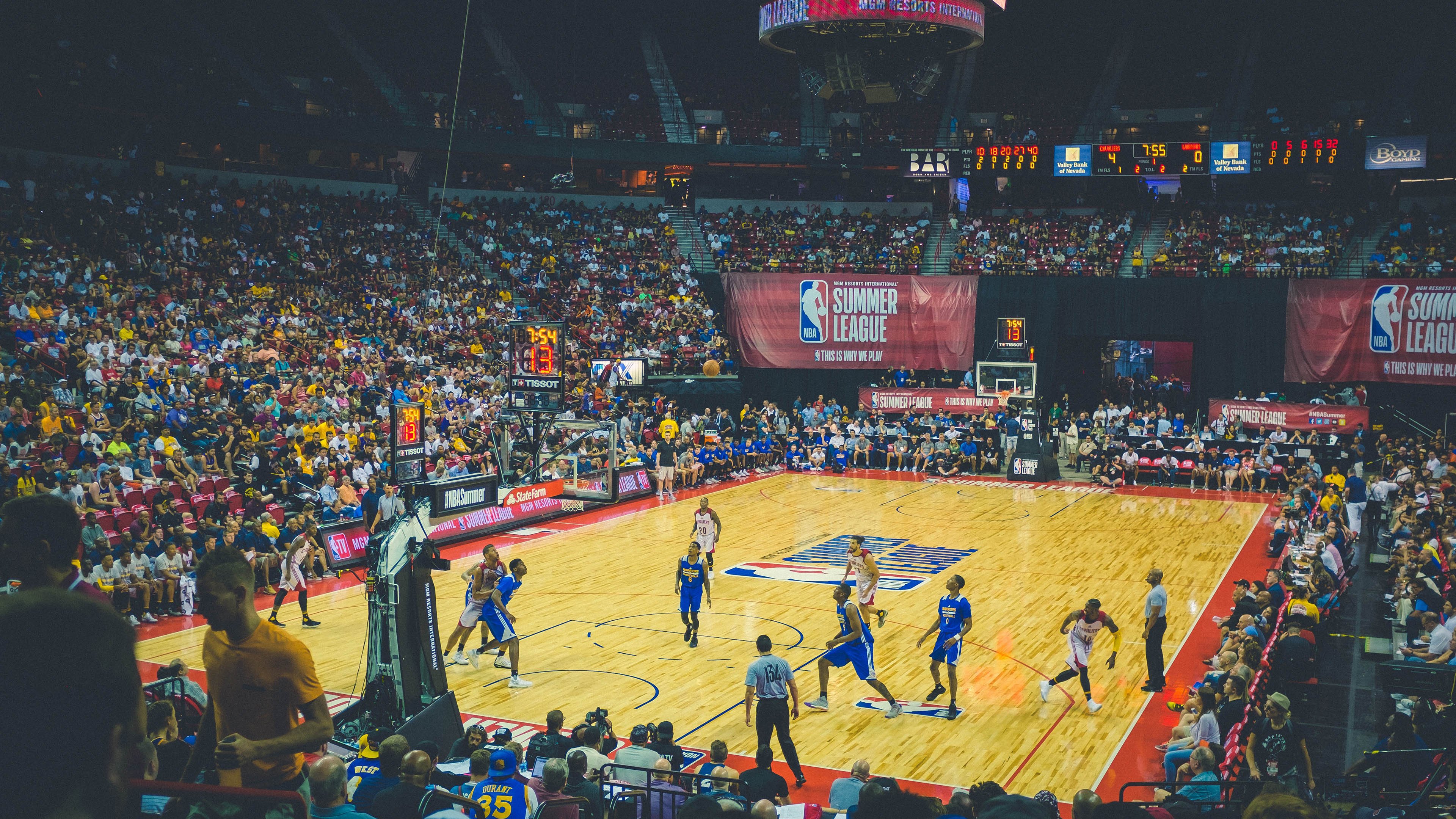 步行者传球流畅单节助攻达到两位数，步行者50佳球